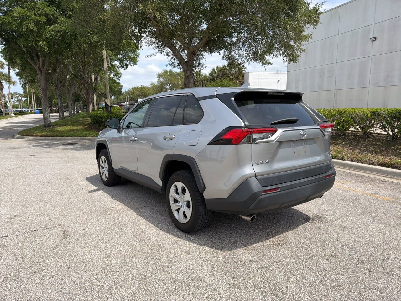 Used 2023 Toyota RAV4 LE image 3