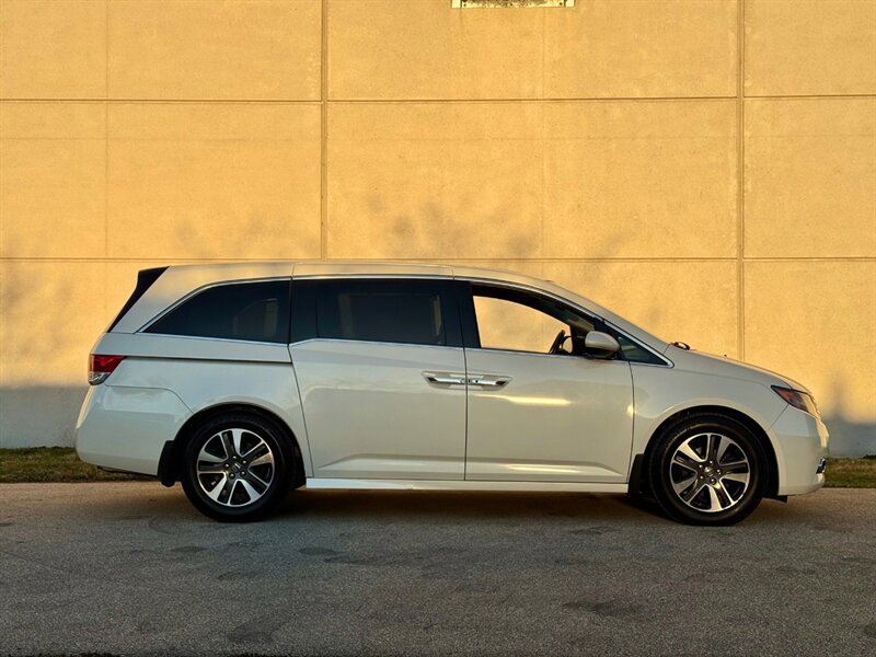 Used 2015 Honda Odyssey Touring Elite image 7