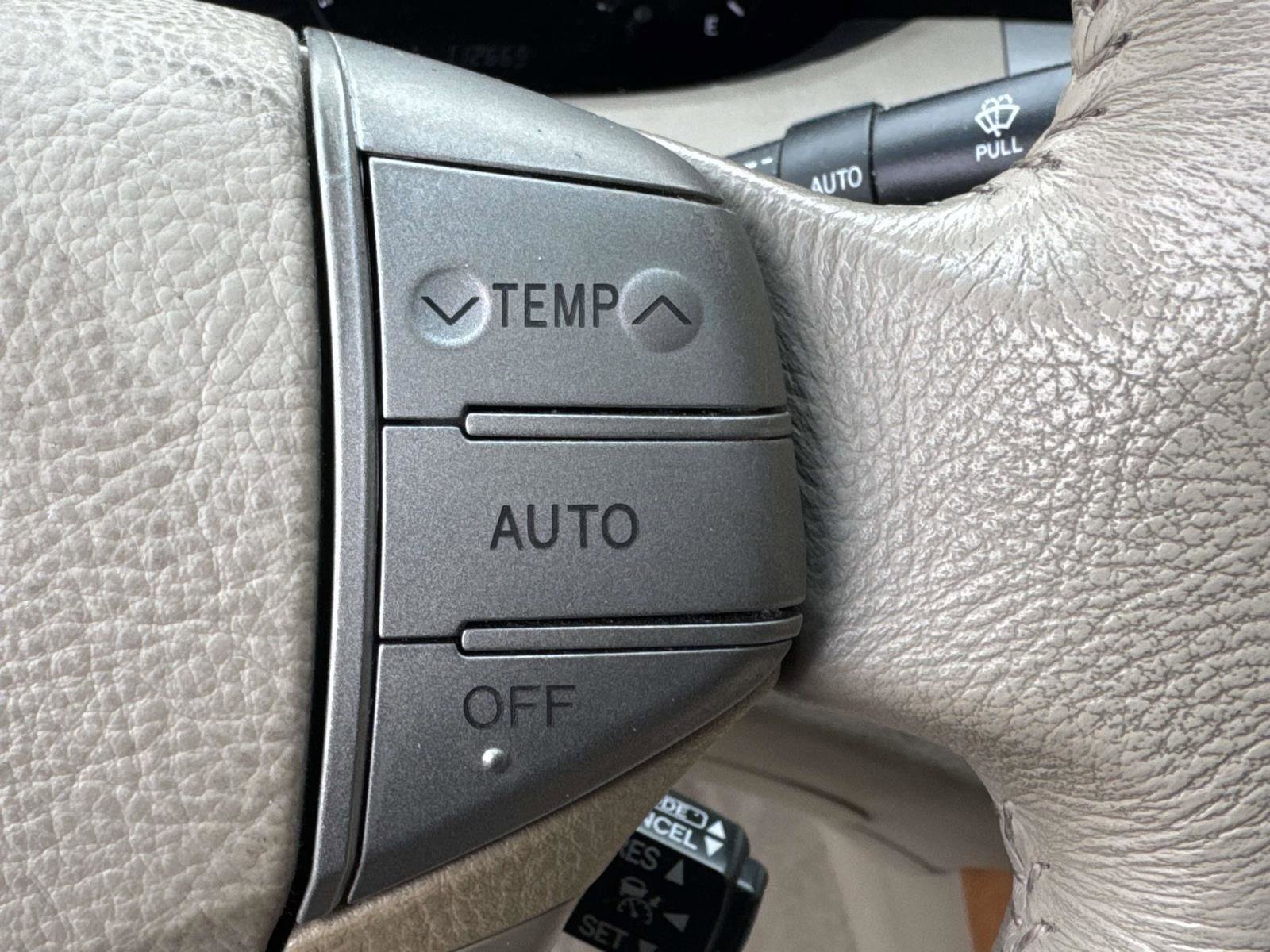 Used 2006 Toyota Avalon Limited image 22