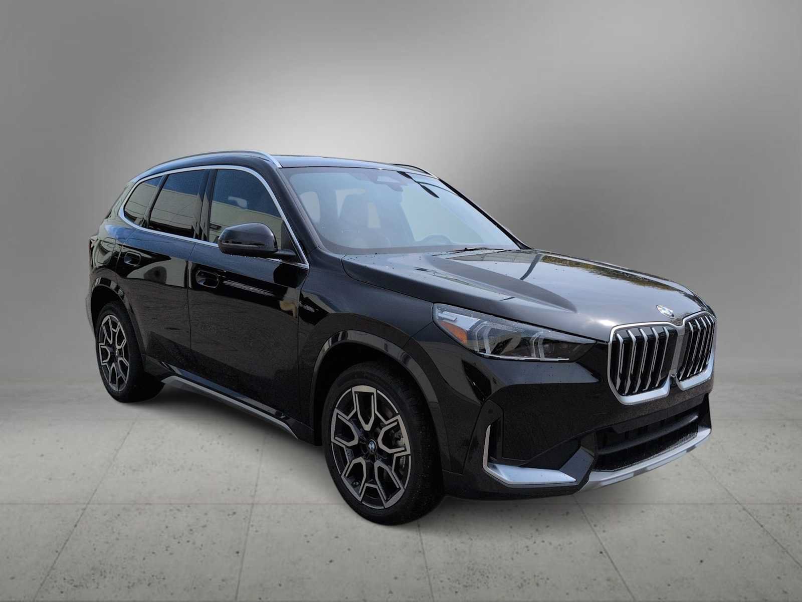New 2026 BMW X1 xDrive28i w/ Technology Package AWD/4WD image 2