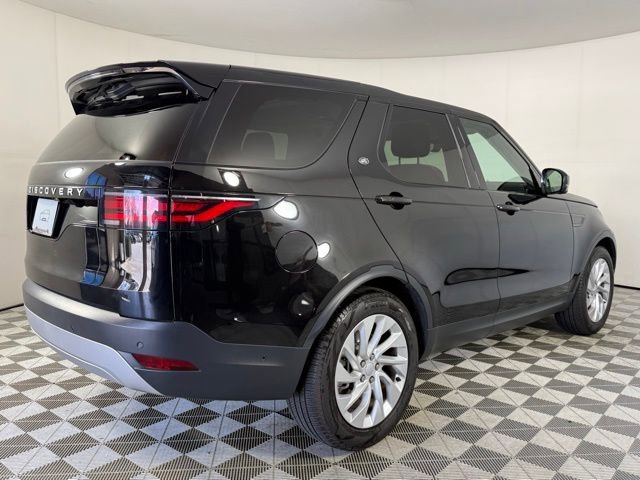 Certified 2025 Land Rover Discovery S image 9
