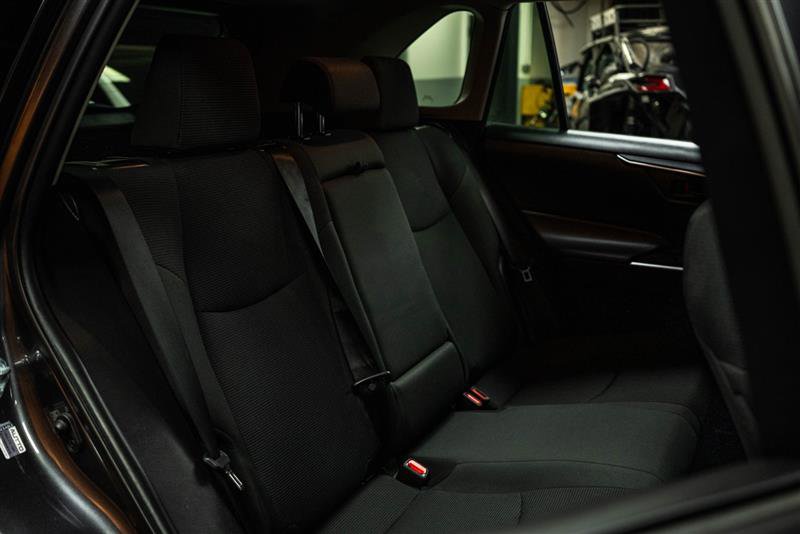 Used 2021 Toyota RAV4 LE image 11