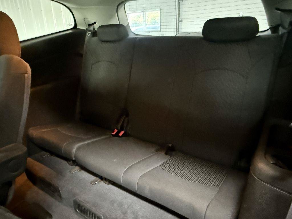 Used 2011 Chevrolet Traverse LT w/ Personal Connectivity Package FWD image 23