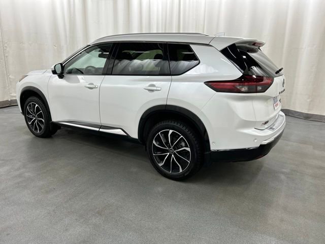 Used 2024 Nissan Rogue Platinum w/ Platinum Premium Package AWD/4WD image 3