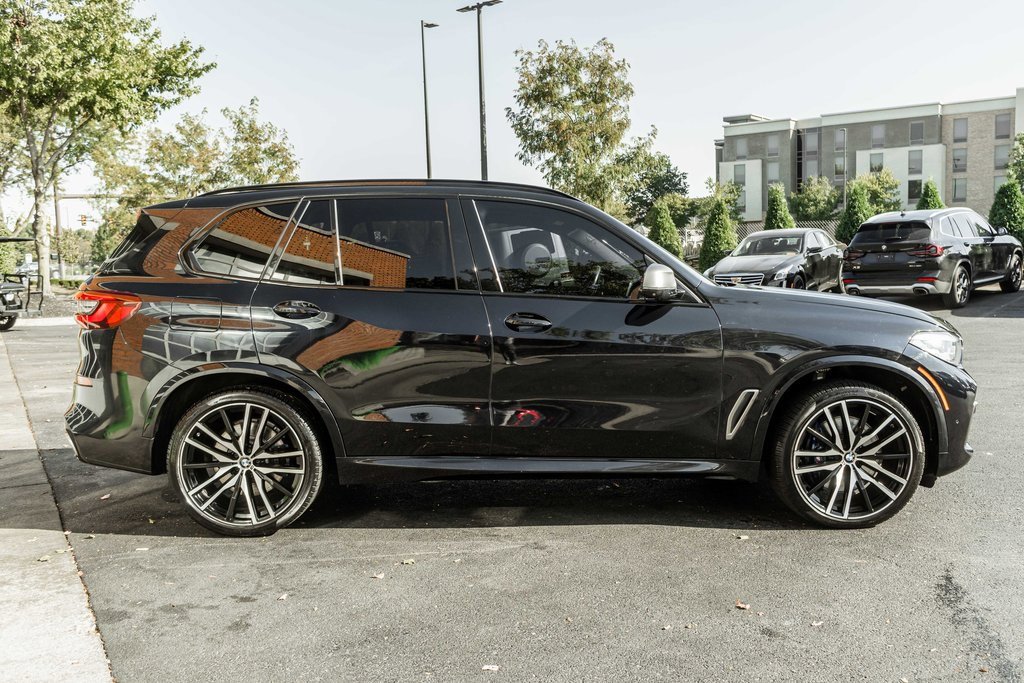 Used 2020 BMW X5 M50i image 3