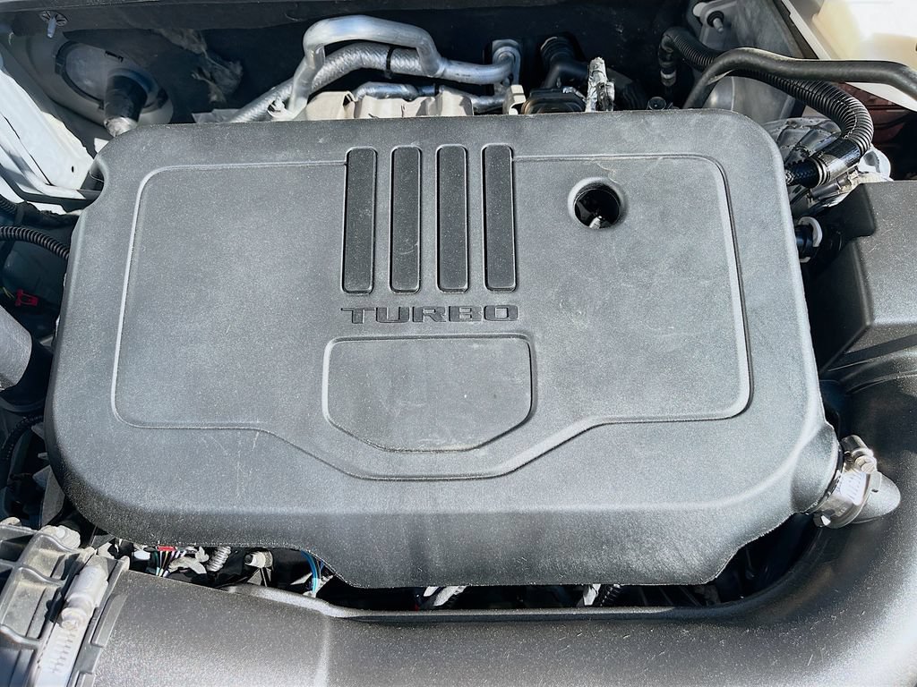 Used 2023 GMC Acadia SLE w/ Driver Convenience Package FWD image 32