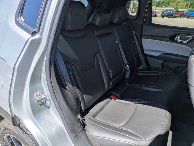 Used 2025 Jeep Compass Limited image 28