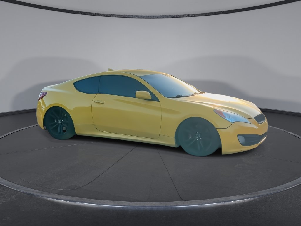 Used 2011 Hyundai Genesis 3.8 RWD image 2