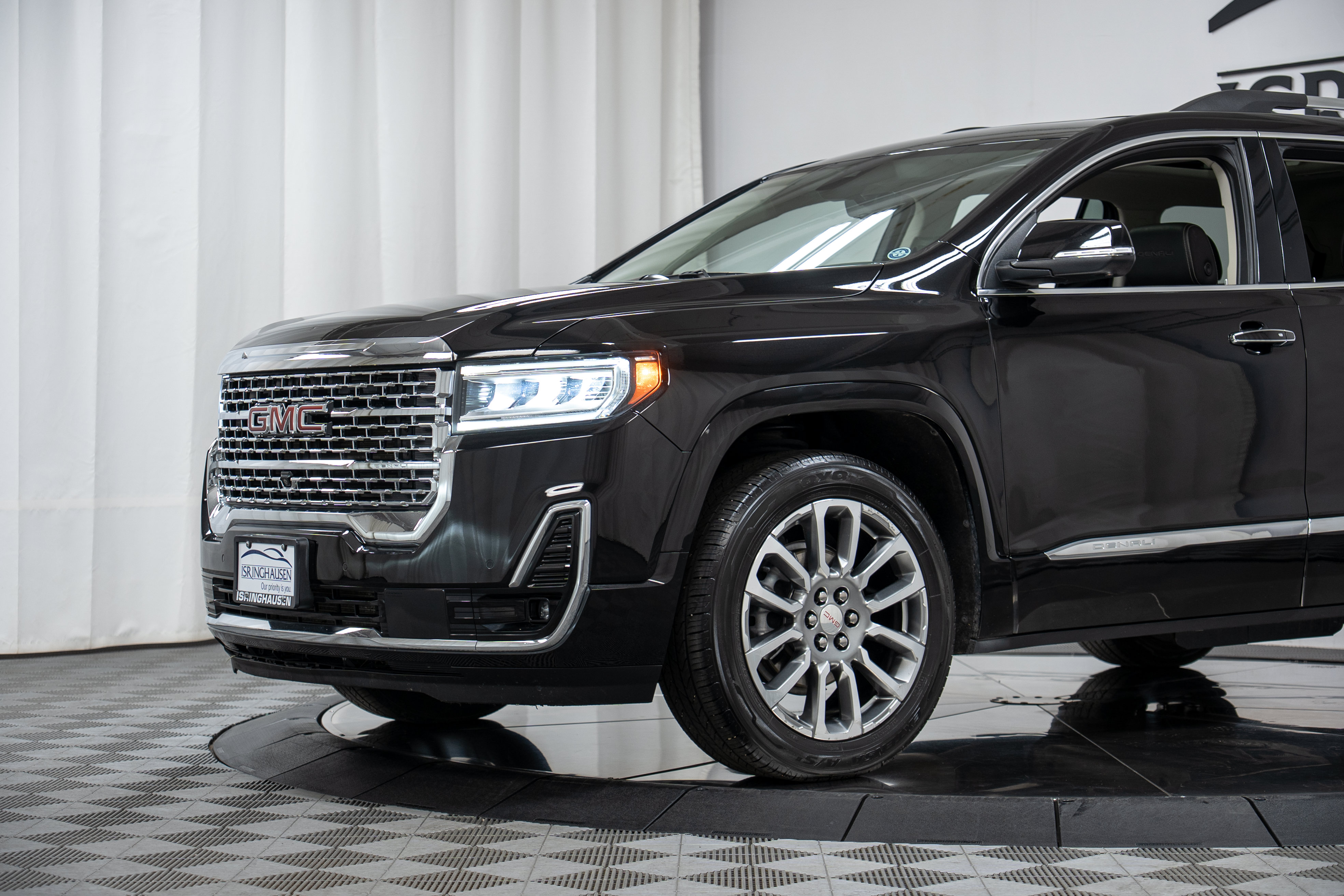 Used 2023 GMC Acadia Denali w/ Denali Ultimate Package FWD image 26