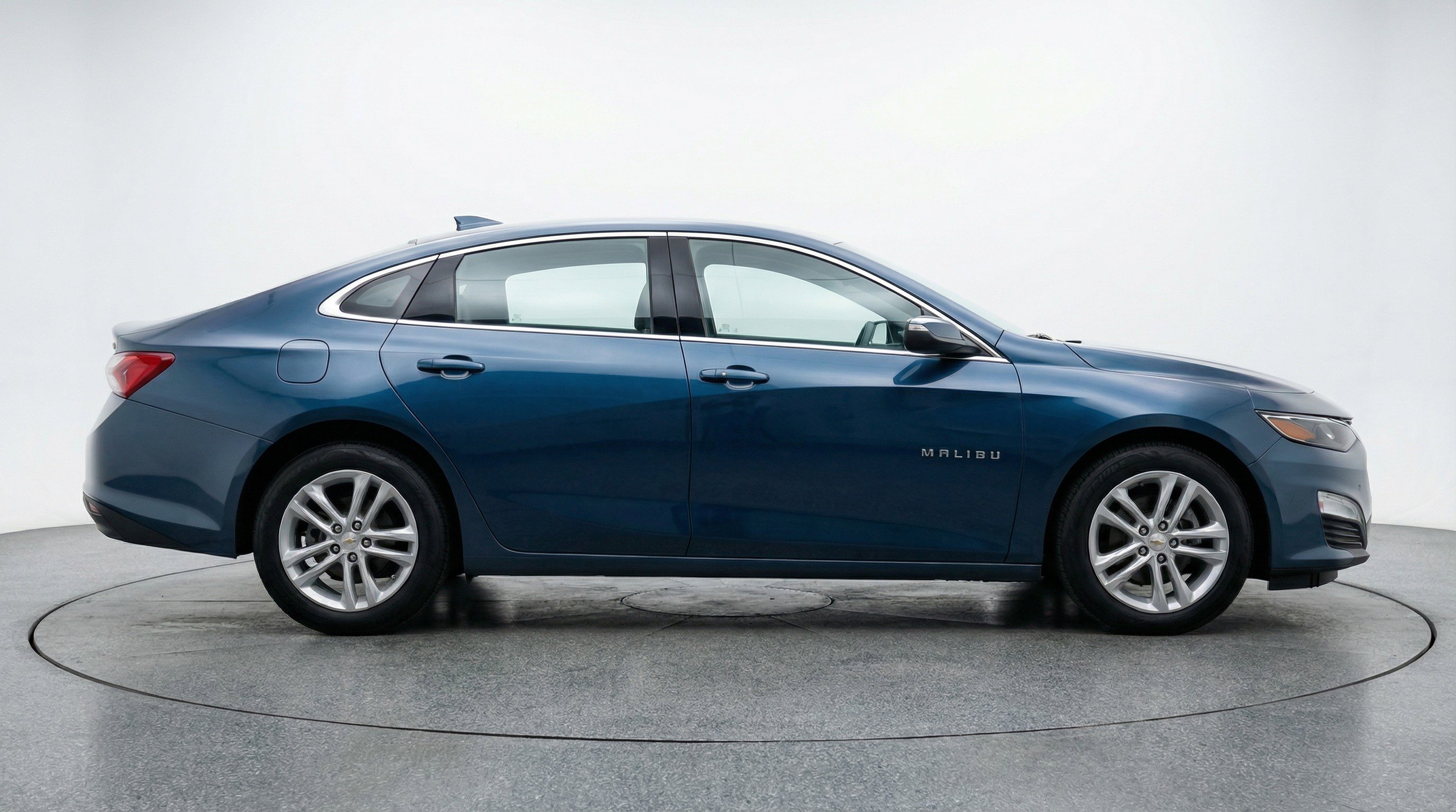 Used 2024 Chevrolet Malibu LT image 11