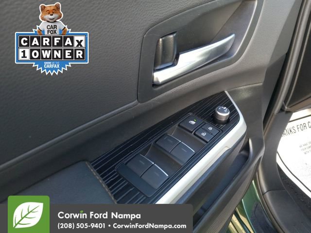 Used 2025 Toyota Sienna XLE Woodland Edition image 11