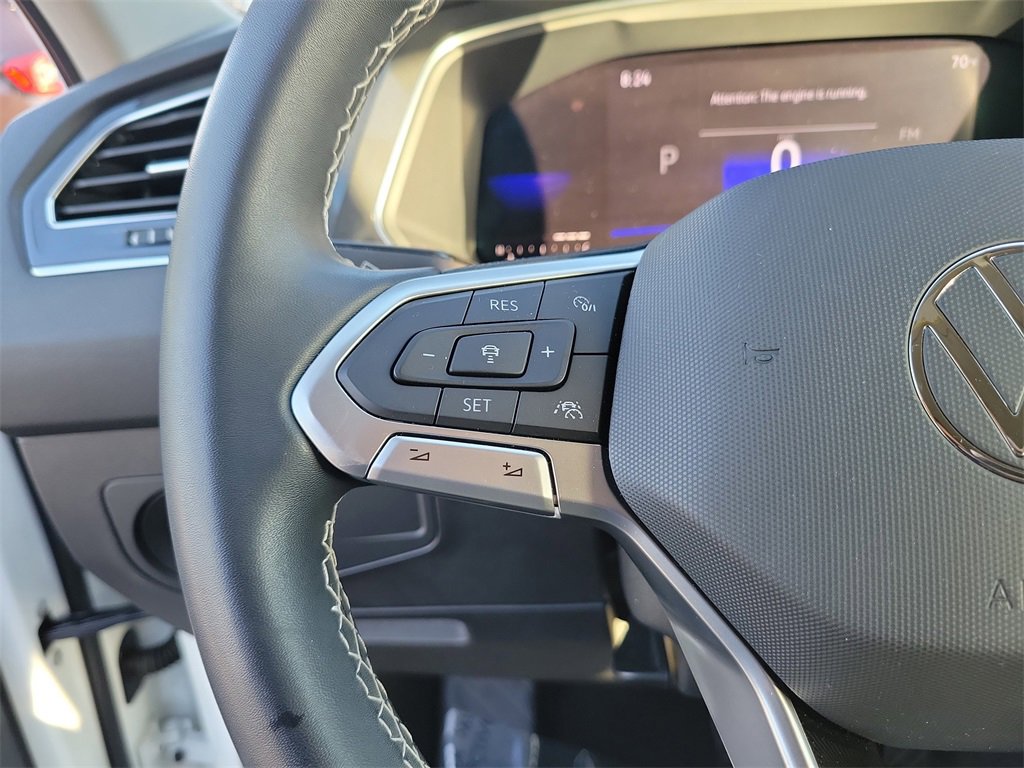 Used 2022 Volkswagen Tiguan SE image 19