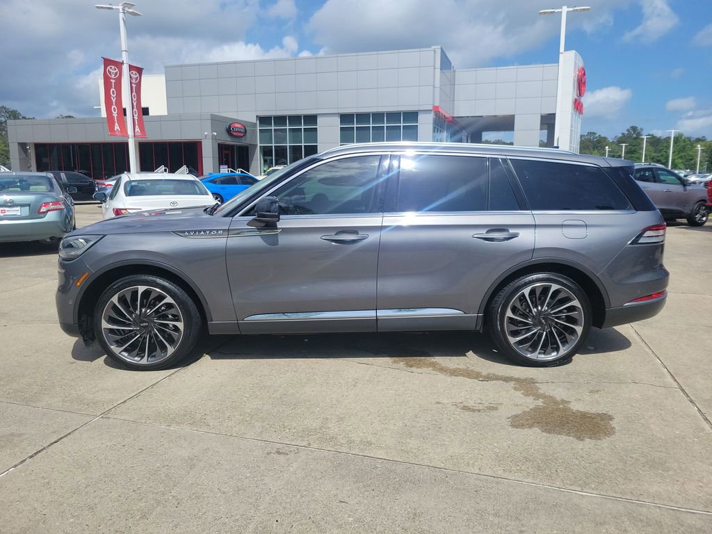 Used 2023 Lincoln Aviator Reserve w/ Equipment Group 201A image 2
