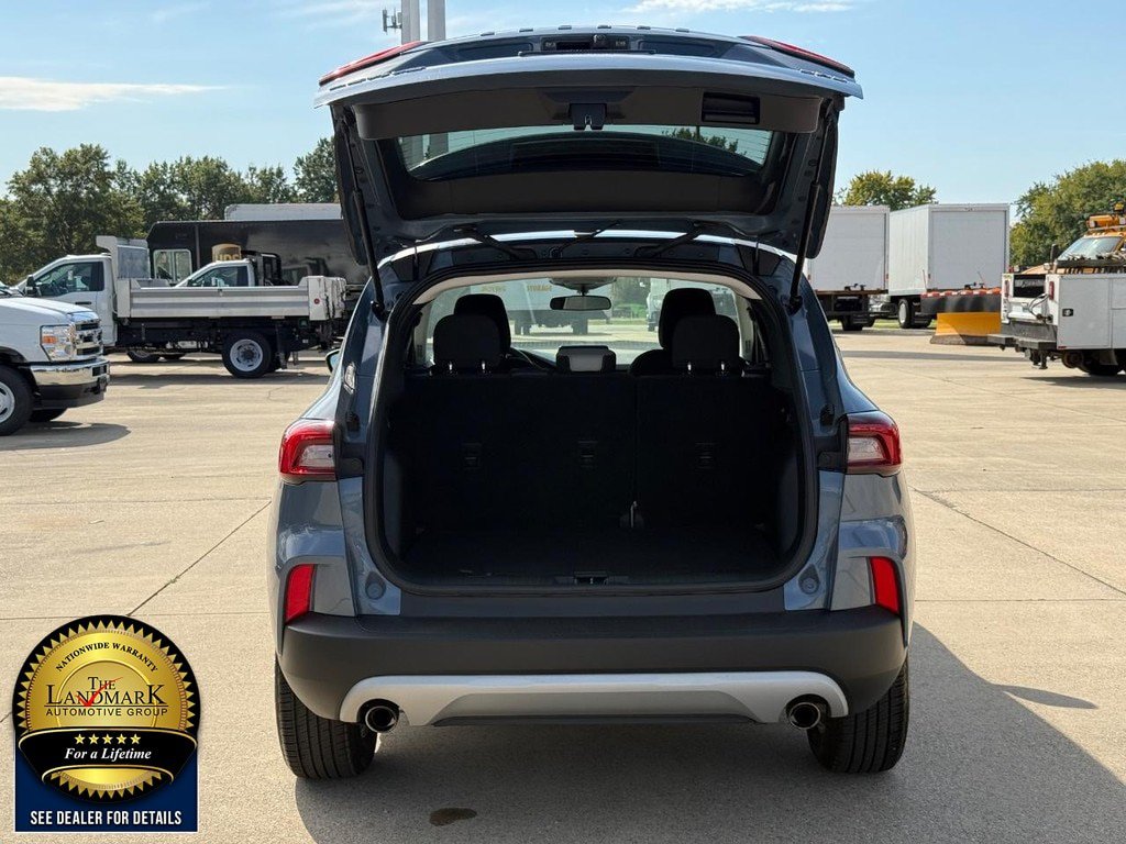 Certified 2025 Ford Escape Active AWD/4WD image 18