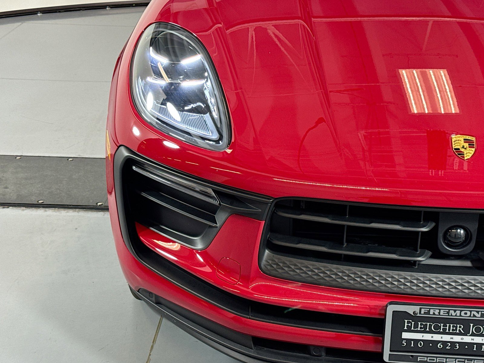 Used 2025 Porsche Macan w/ Premium Package Plus image 26