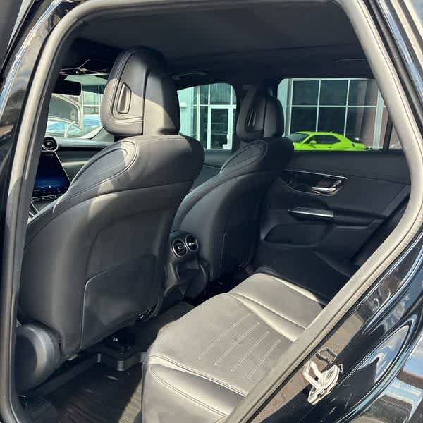 Used 2025 Mercedes-Benz GLC 300 4MATIC image 3