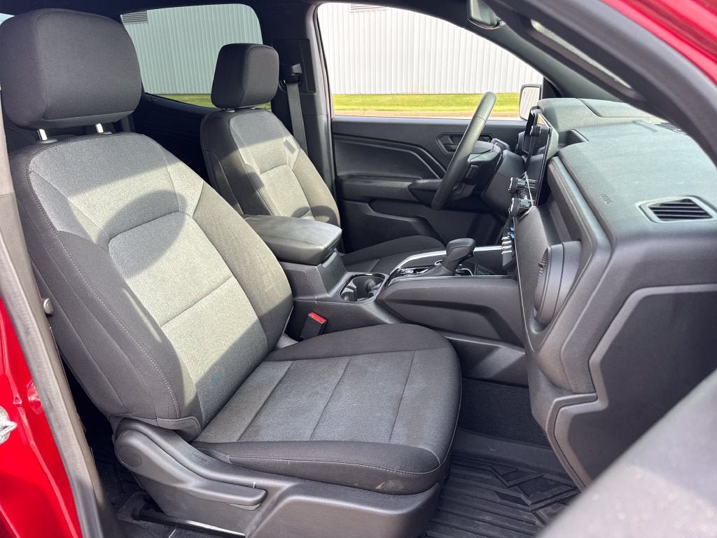 Used 2025 Chevrolet Colorado Trail Boss AWD/4WD image 10