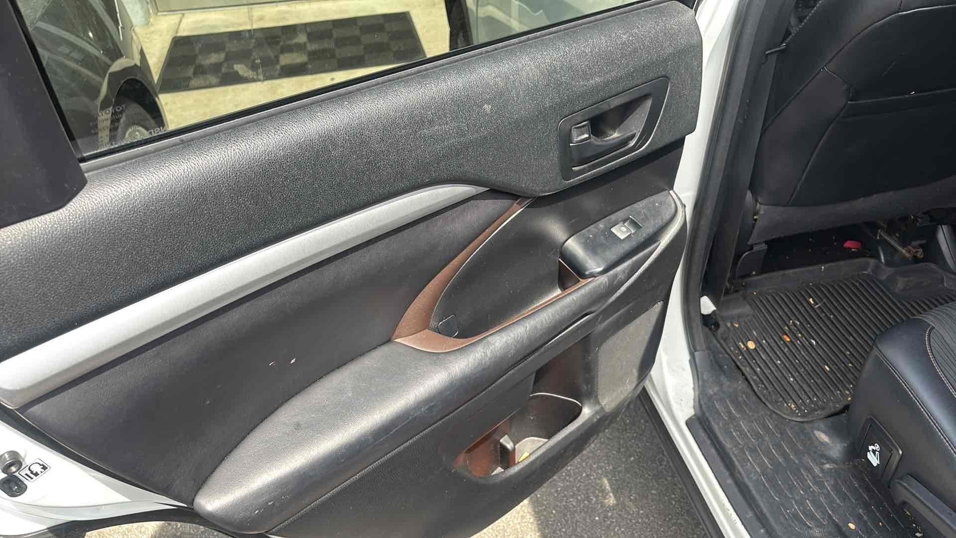 Used 2017 Toyota Highlander Plus w/ Protection Package #3 image 6