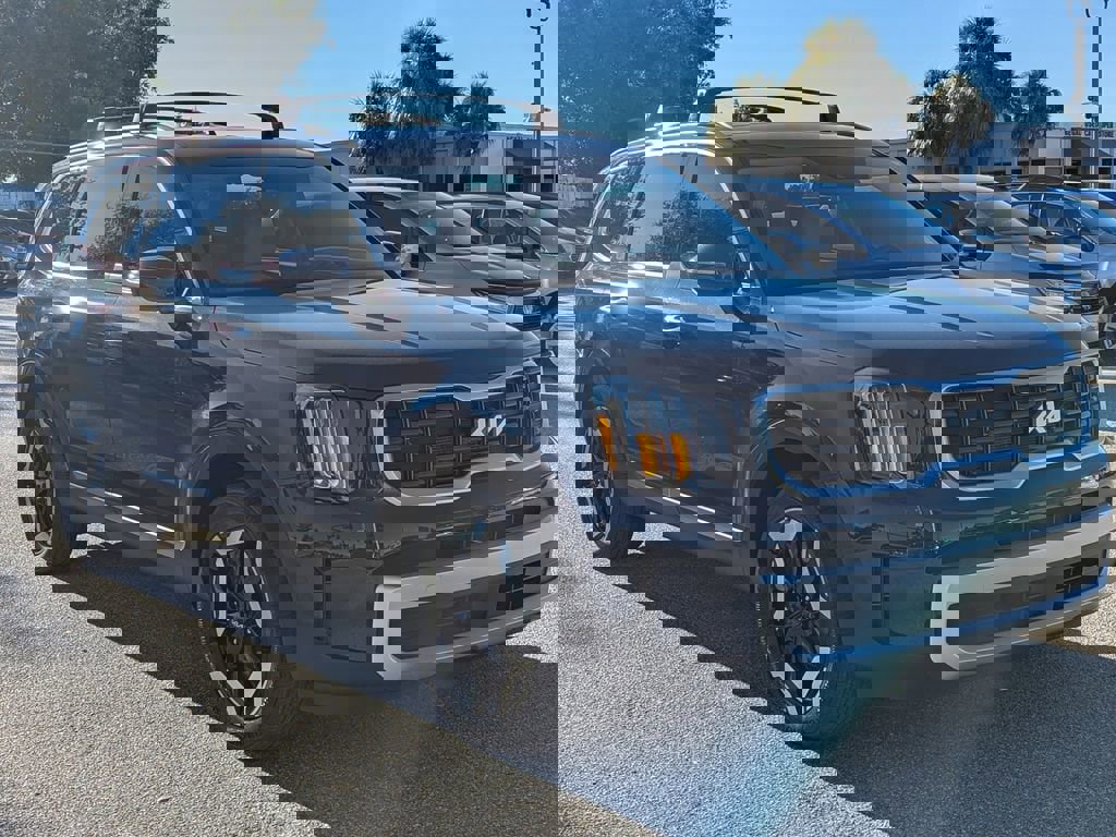 Certified 2024 Kia Telluride S image 2