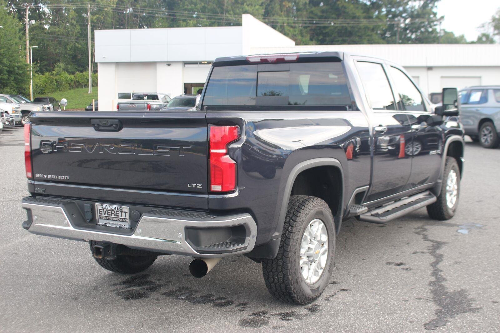 Used 2024 Chevrolet Silverado 2500 LTZ w/ LTZ Convenience Package AWD/4WD image 7