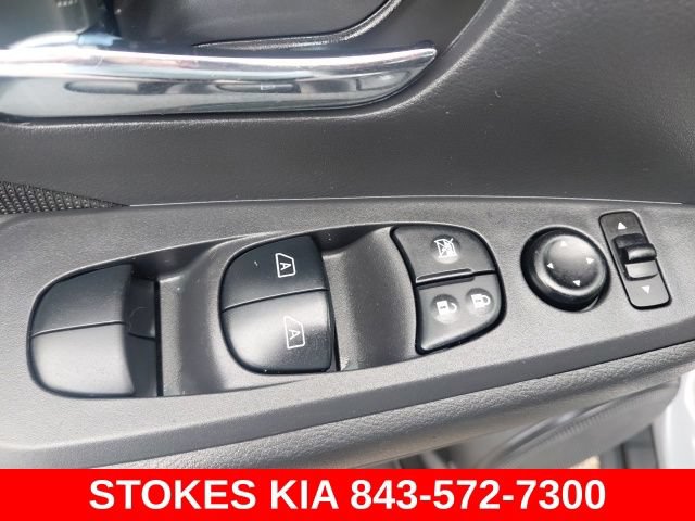 Used 2023 Nissan Kicks SV w/ Interior Electronics Package FWD image 18