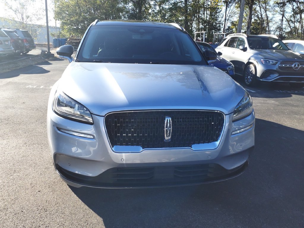 Used 2022 Lincoln Corsair AWD w/ Premium Package image 2