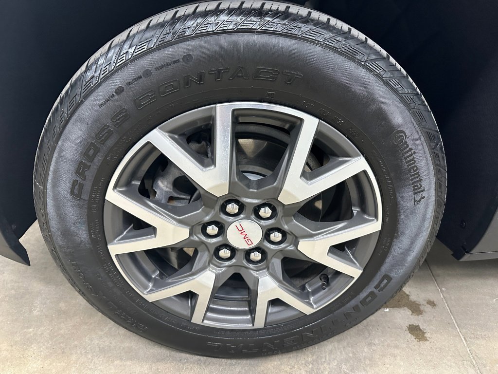 Certified 2023 GMC Acadia SLE w/ Driver Convenience Package image 37