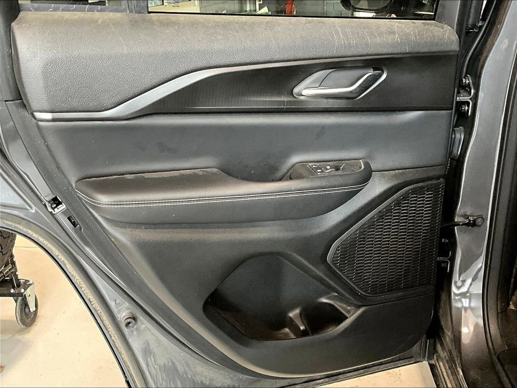 Used 2023 Jeep Grand Cherokee Altitude image 21