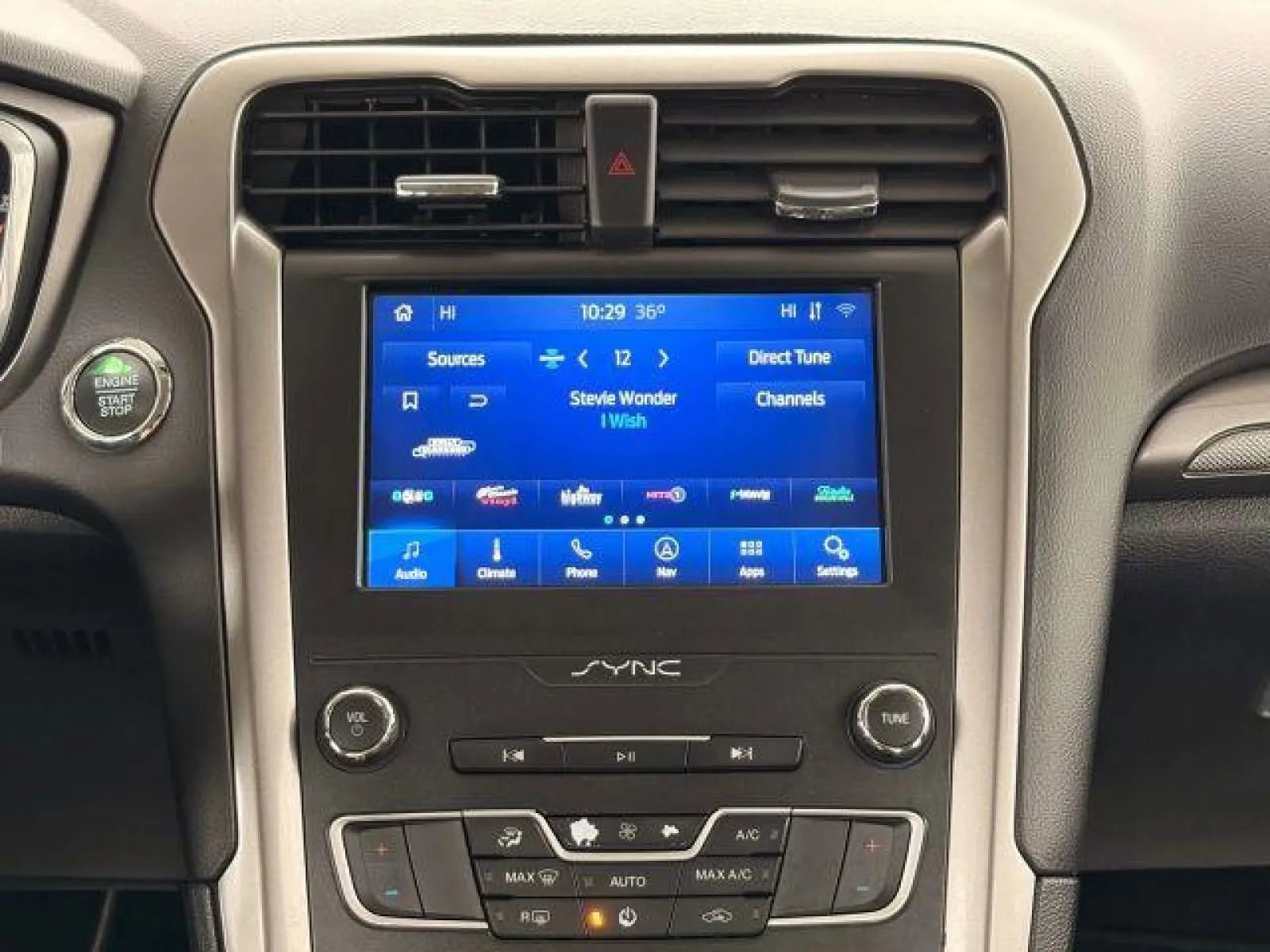 Used 2020 Ford Fusion SE image 24