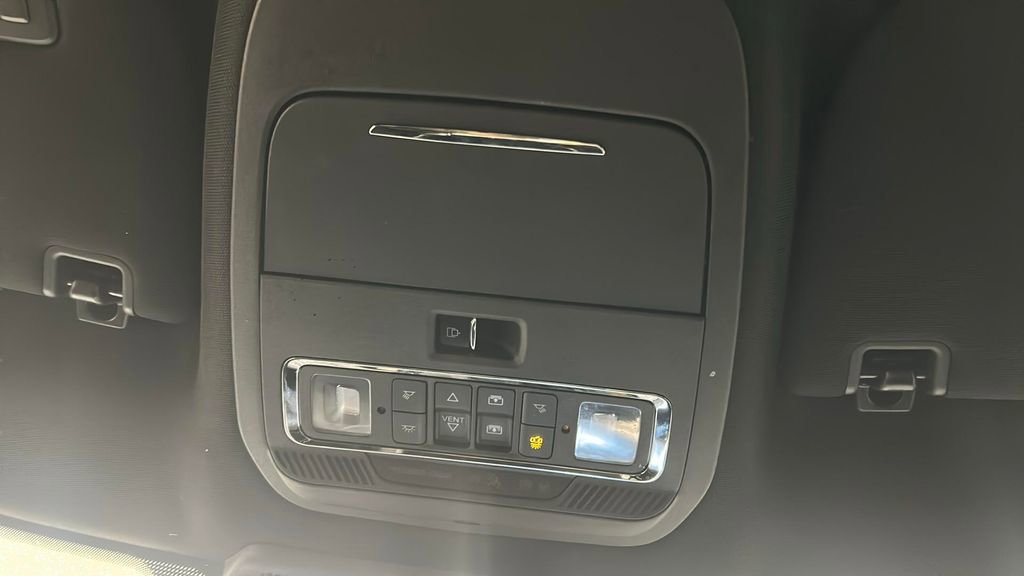 Used 2023 Ford F150 Platinum image 23