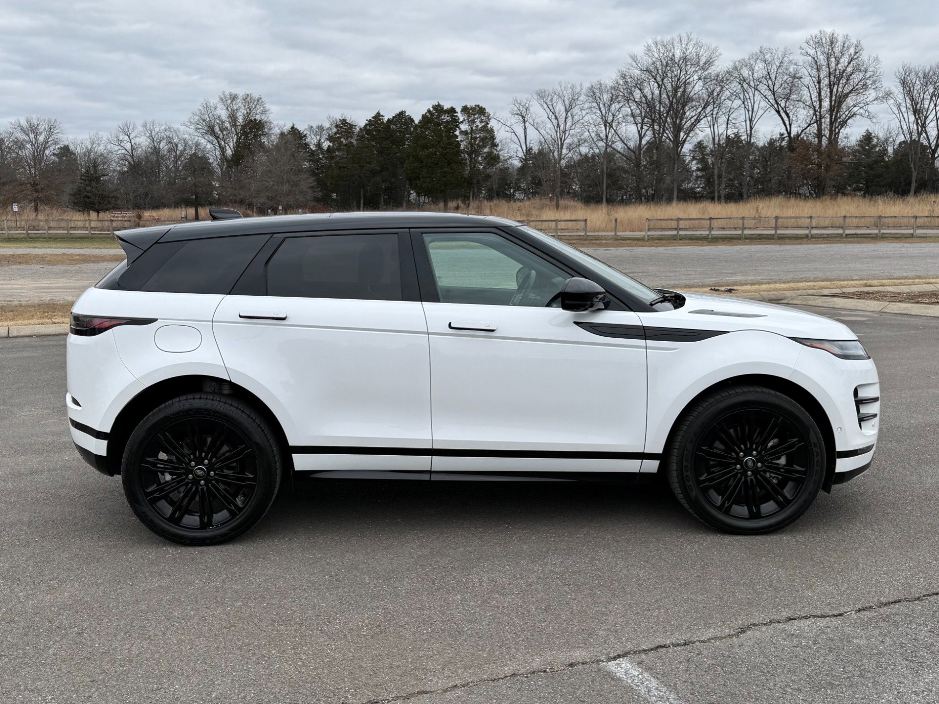 Used 2024 Land Rover Range Rover Evoque Dynamic SE image 7