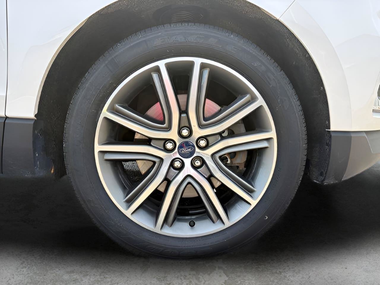 Used 2019 Ford Edge Titanium w/ Cold Weather Package AWD/4WD image 24
