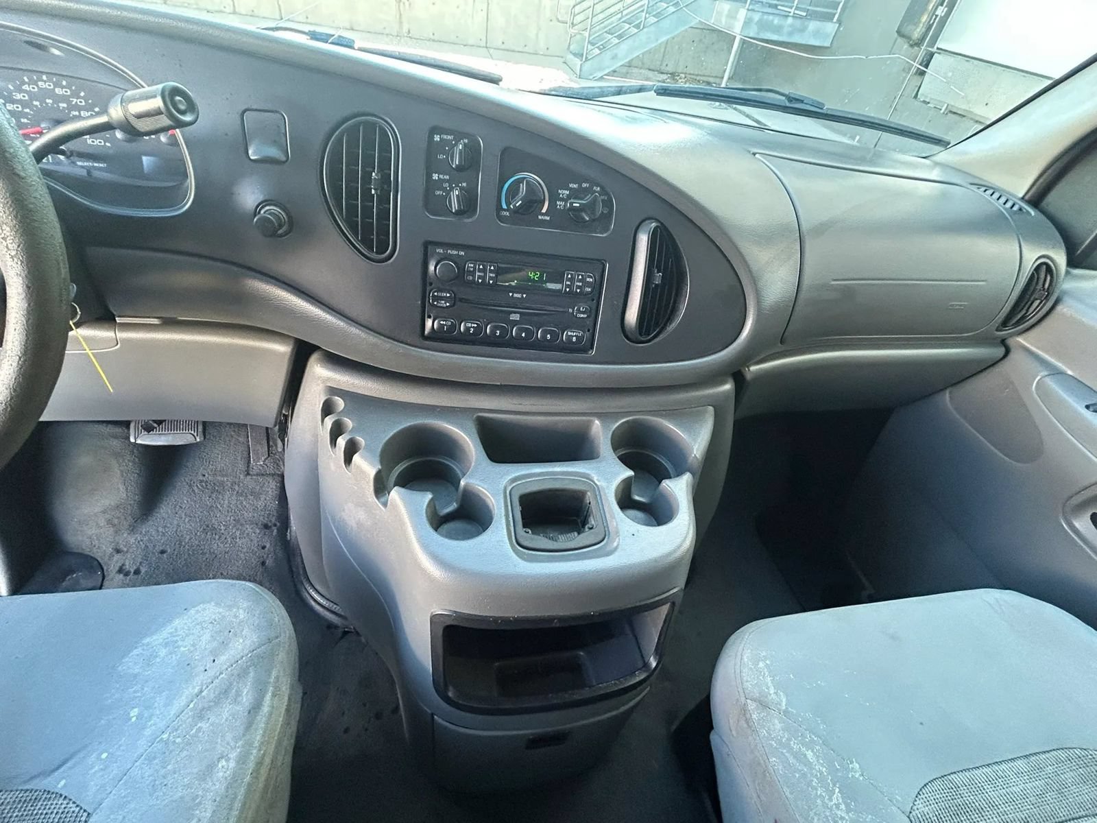 Used 2005 Ford E-350 and Econoline 350 Extended Super Duty RWD image 14