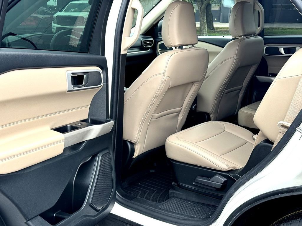 Used 2022 Ford Explorer XLT w/ Equipment Group 202A image 25