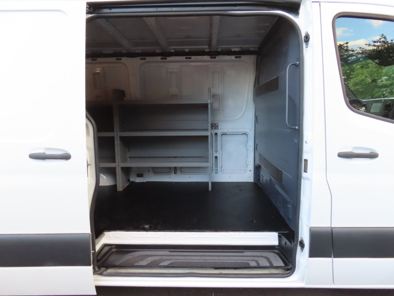 Used 2020 Mercedes-Benz Sprinter 1500 w/ Driver Convenience Package image 11