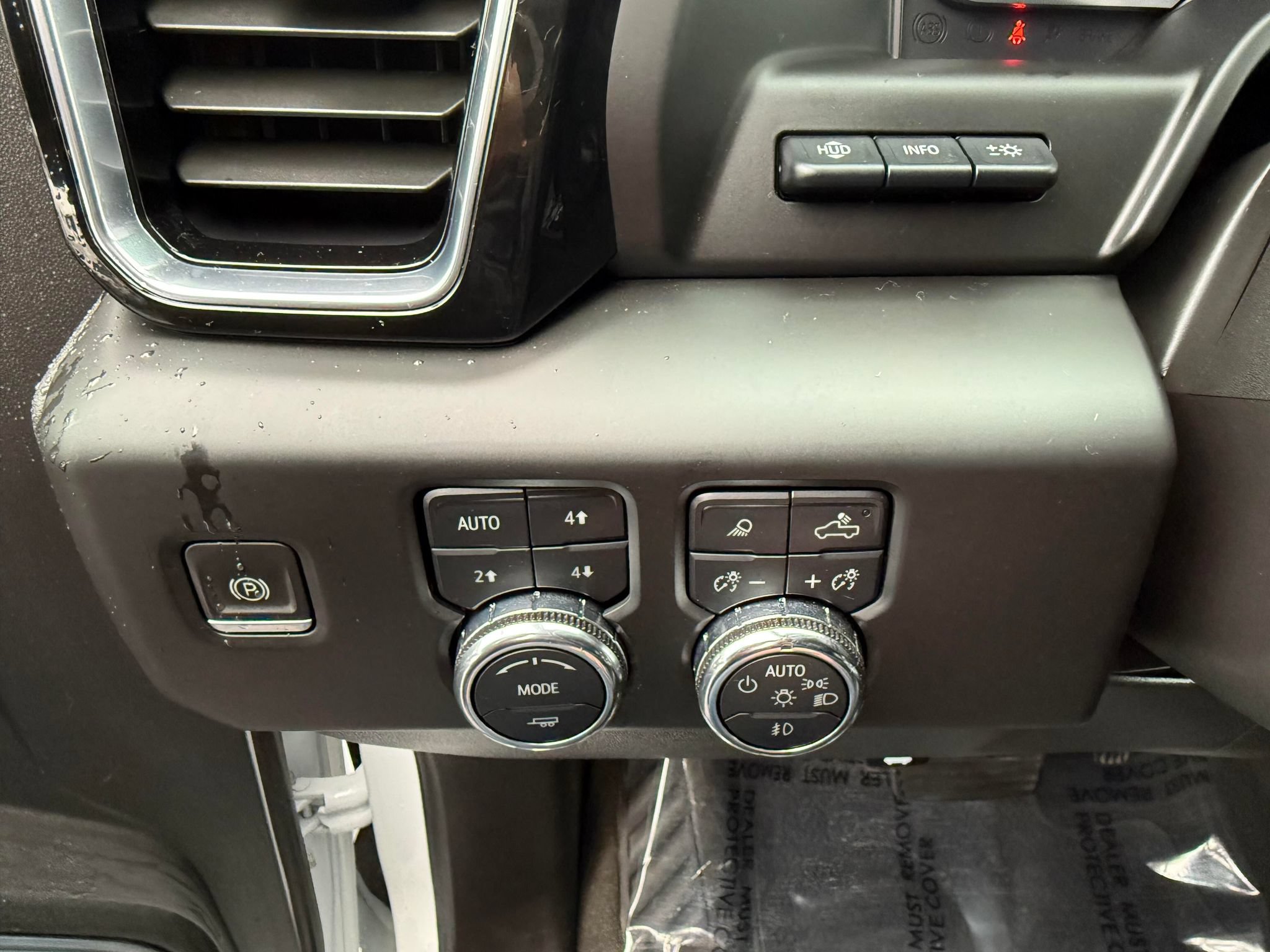 Used 2023 GMC Sierra 1500 Denali w/ Technology Package AWD/4WD image 18