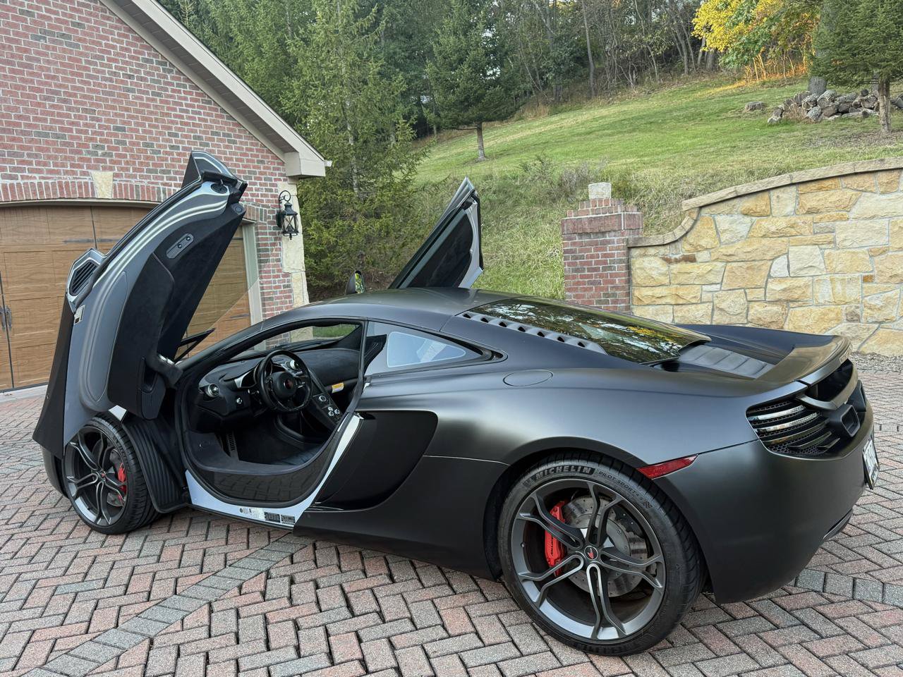 Used 2012 McLaren MP4-12C Coupe RWD image 13
