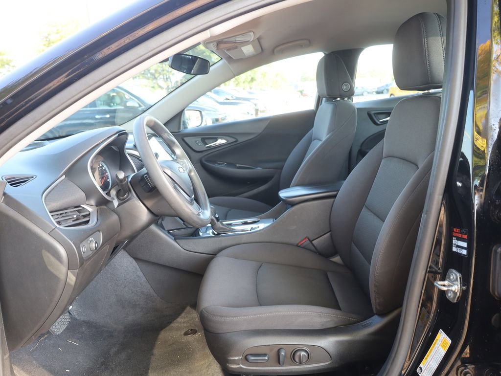 Used 2022 Chevrolet Malibu LT image 29