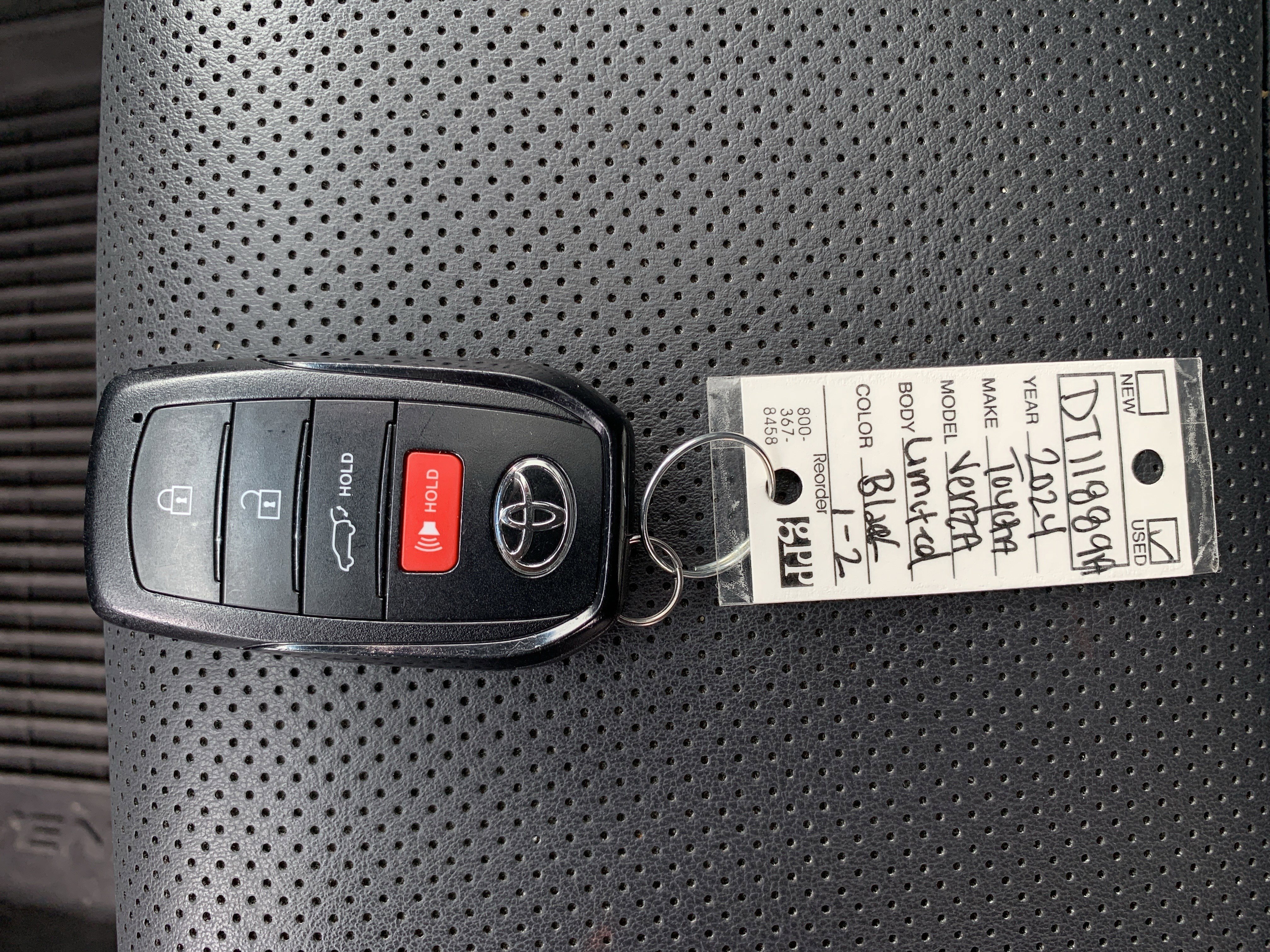 Used 2024 Toyota Venza Limited image 37