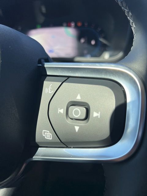 New 2025 Volvo XC40 B5 Core w/ Protection Package Premier image 14