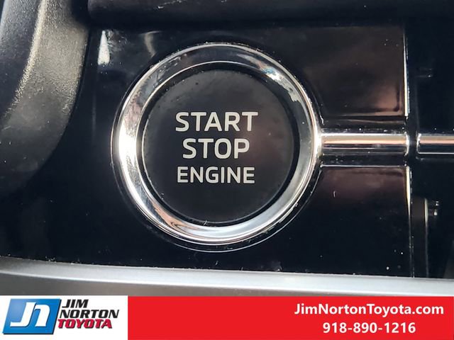 Used 2024 Mitsubishi Outlander SE image 23