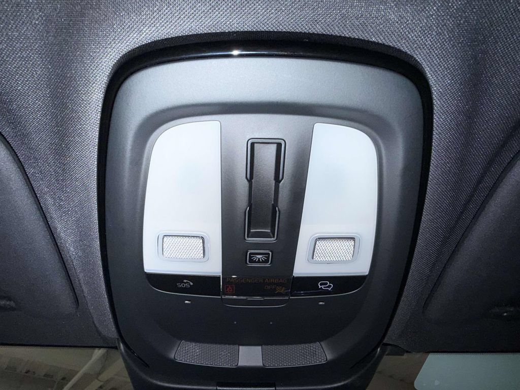 Used 2025 Volvo V60 B5 Cross Country Plus AWD/4WD image 26