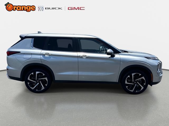 Used 2024 Mitsubishi Outlander SE FWD image 2