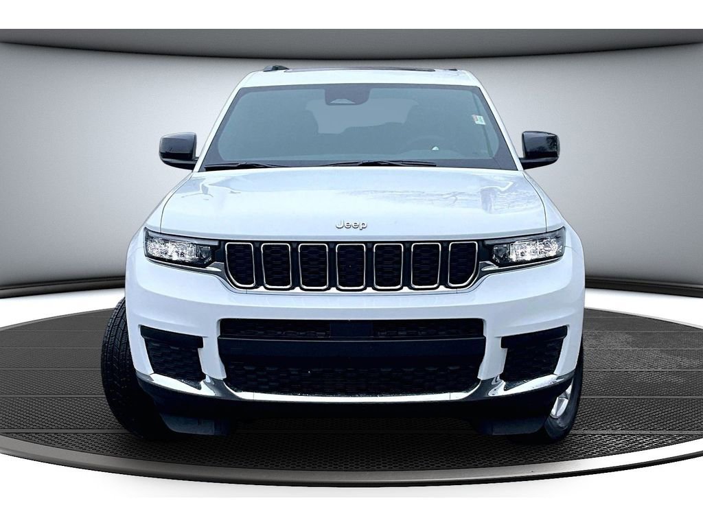 Used 2025 Jeep Grand Cherokee L Laredo w/ Luxury Tech Group I image 4