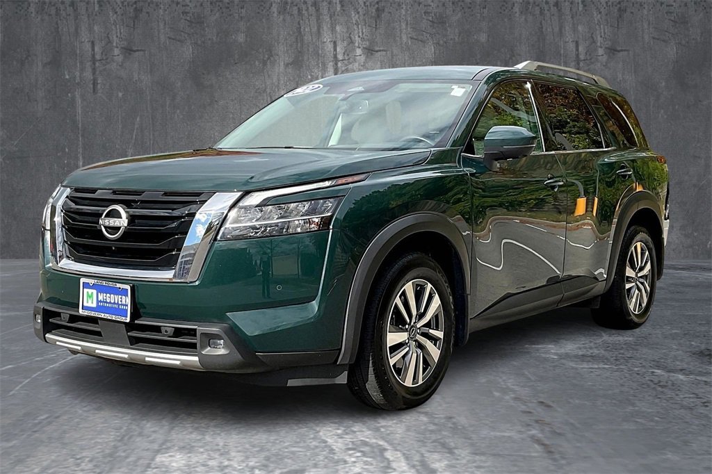 Used 2022 Nissan Pathfinder SL image 1
