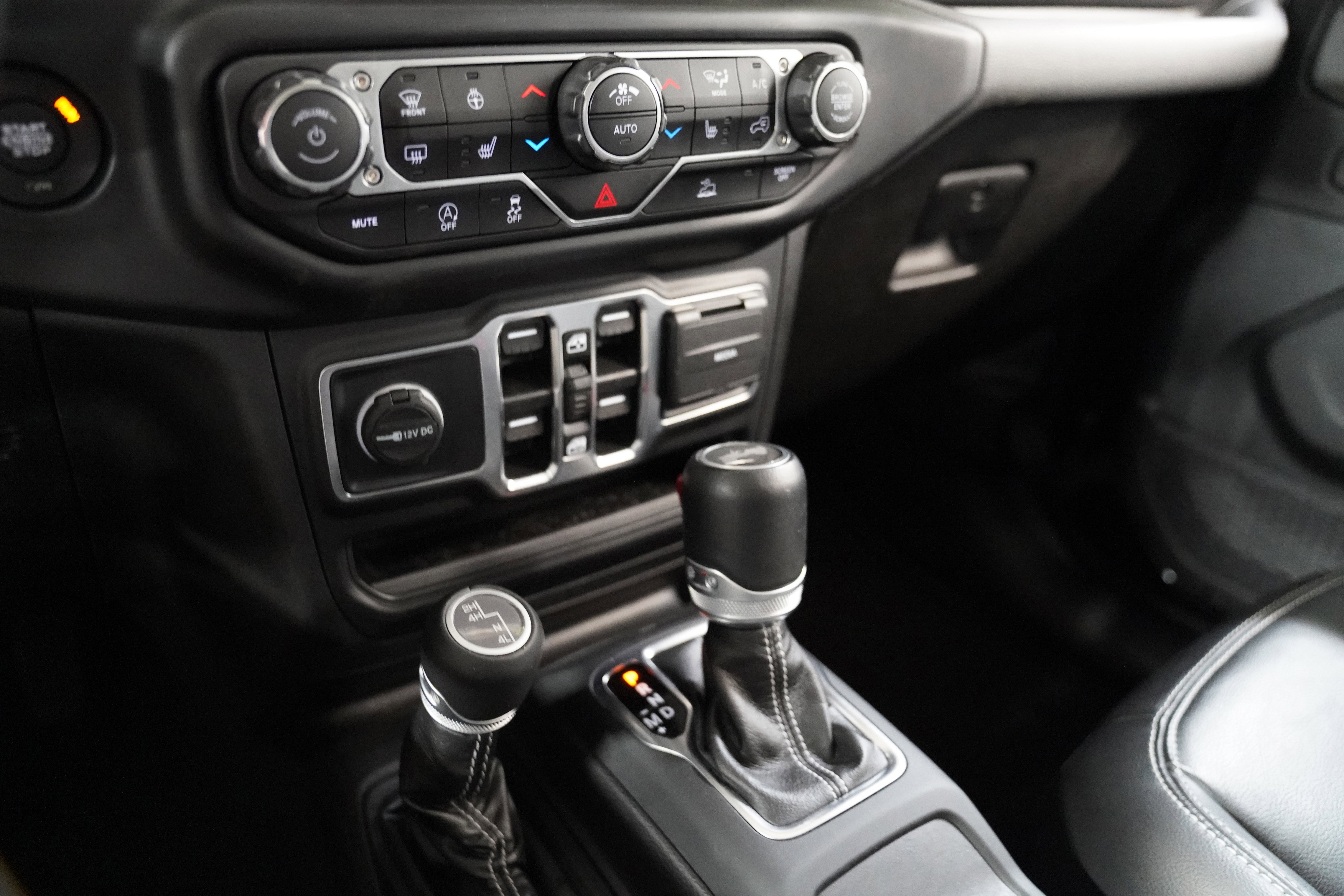 Certified 2022 Jeep Wrangler Unlimited Sahara w/ Cold Weather Group image 29