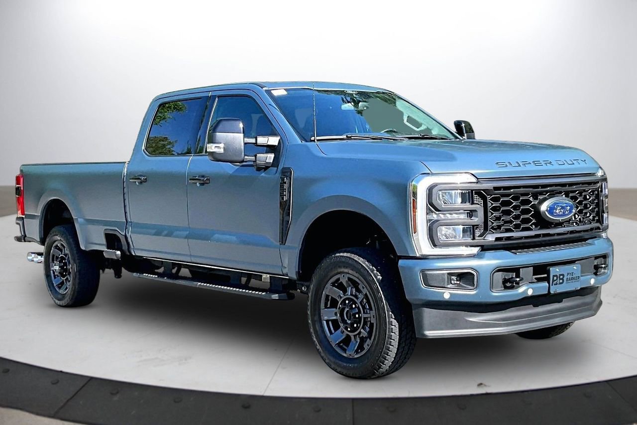 Used 2024 Ford F350 Lariat w/ Lariat Ultimate Package image 2