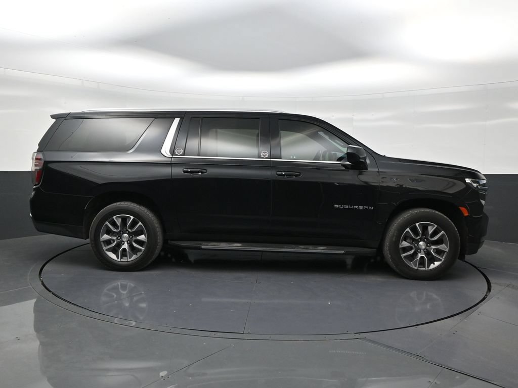 Used 2024 Chevrolet Suburban LS RWD image 6