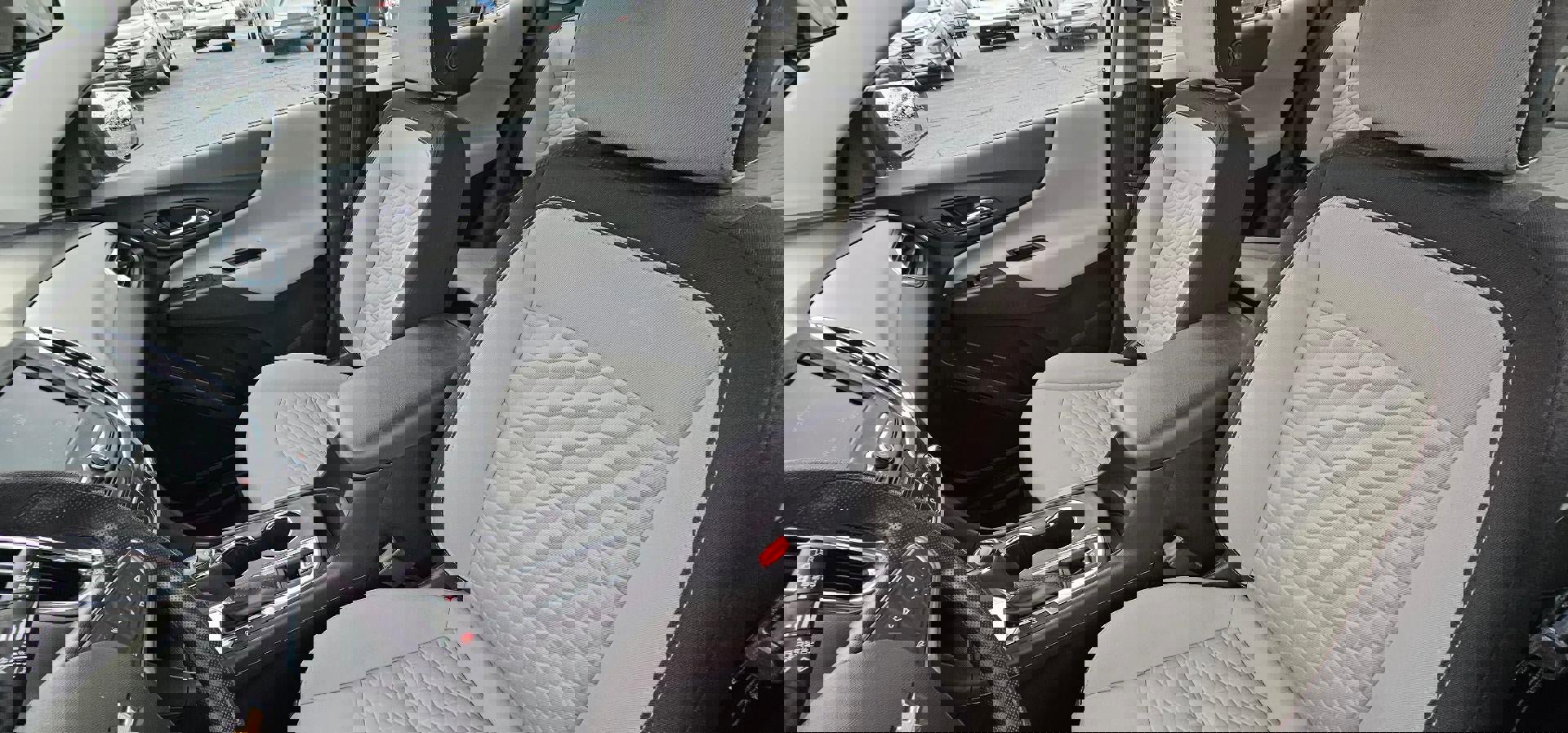 Certified 2020 Chevrolet Equinox LS image 10