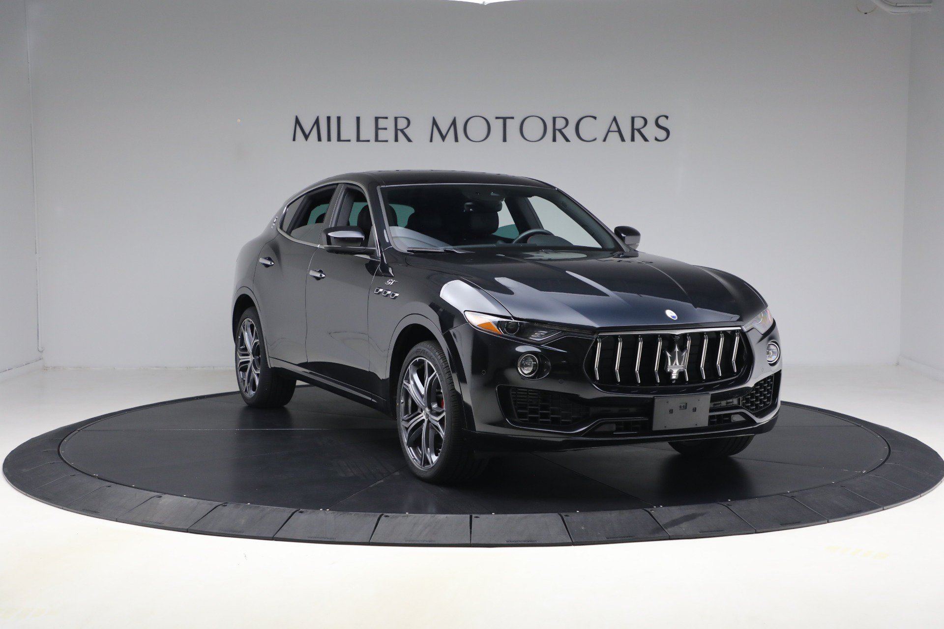 Certified 2023 Maserati Levante GT AWD/4WD image 13